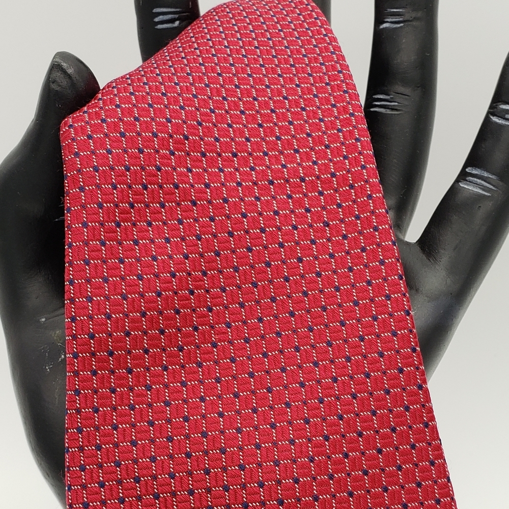 CLUB ROOM TIE